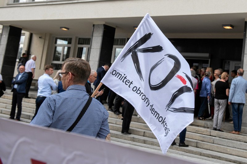 Władze "Solidarności" będą musiały przeprosić działaczy KOD-u.