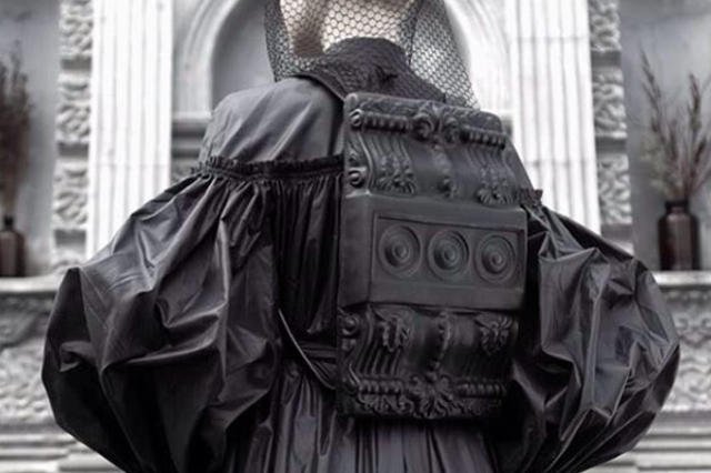 Konstantin Kofta zachwycił świat swoimi projektami.