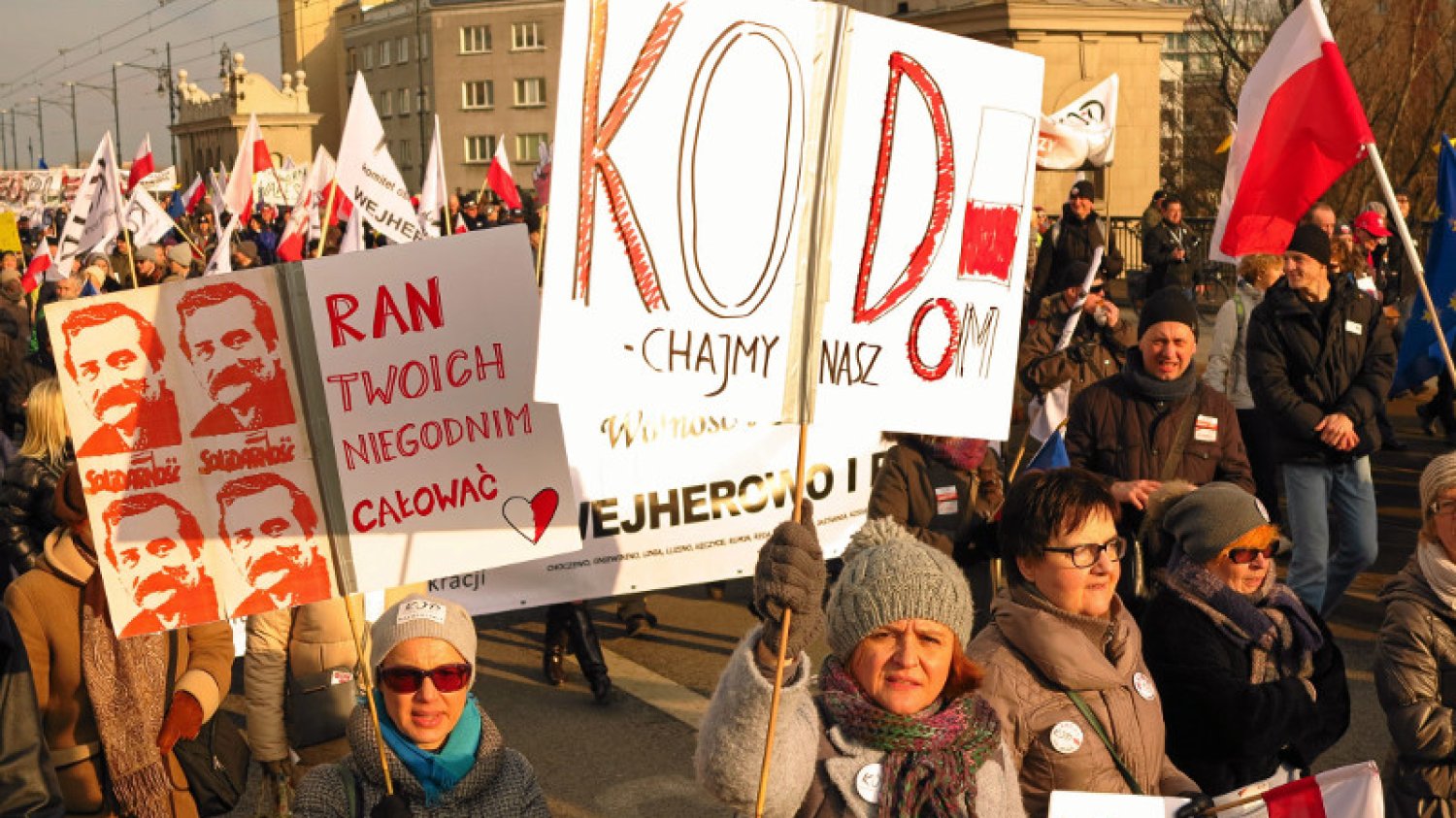 Duda straszy KOD.