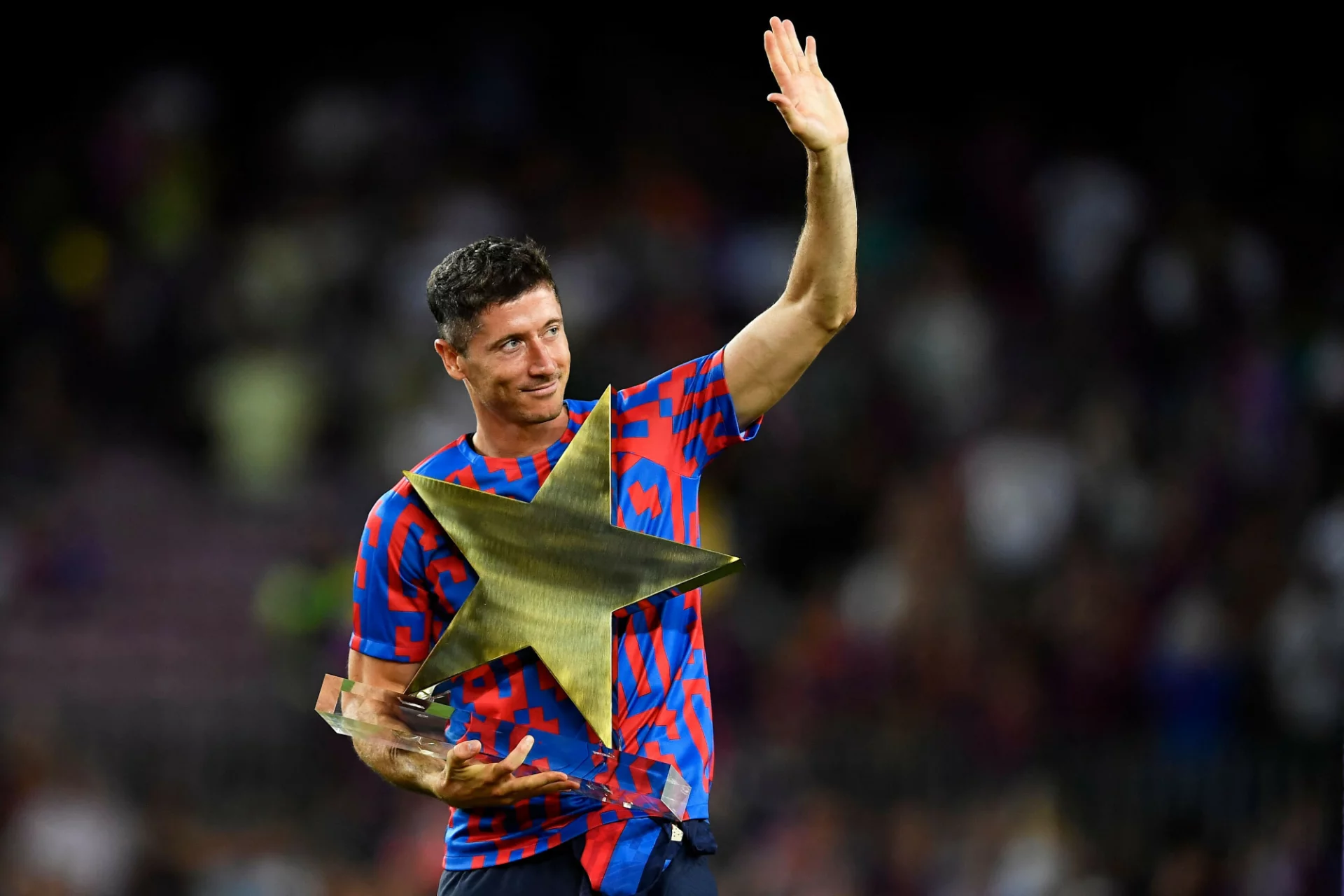 Robert Lewandowski zachwycił Hiszpanów, a kibice Barcelony od razu dali mu nagrodę