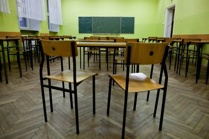 Szkoły mogą pozostać zamknięte nawet do połowy maja.