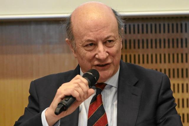 Minister finansów Jacek Rostowski nie chce zupełnej likwidacji OFE