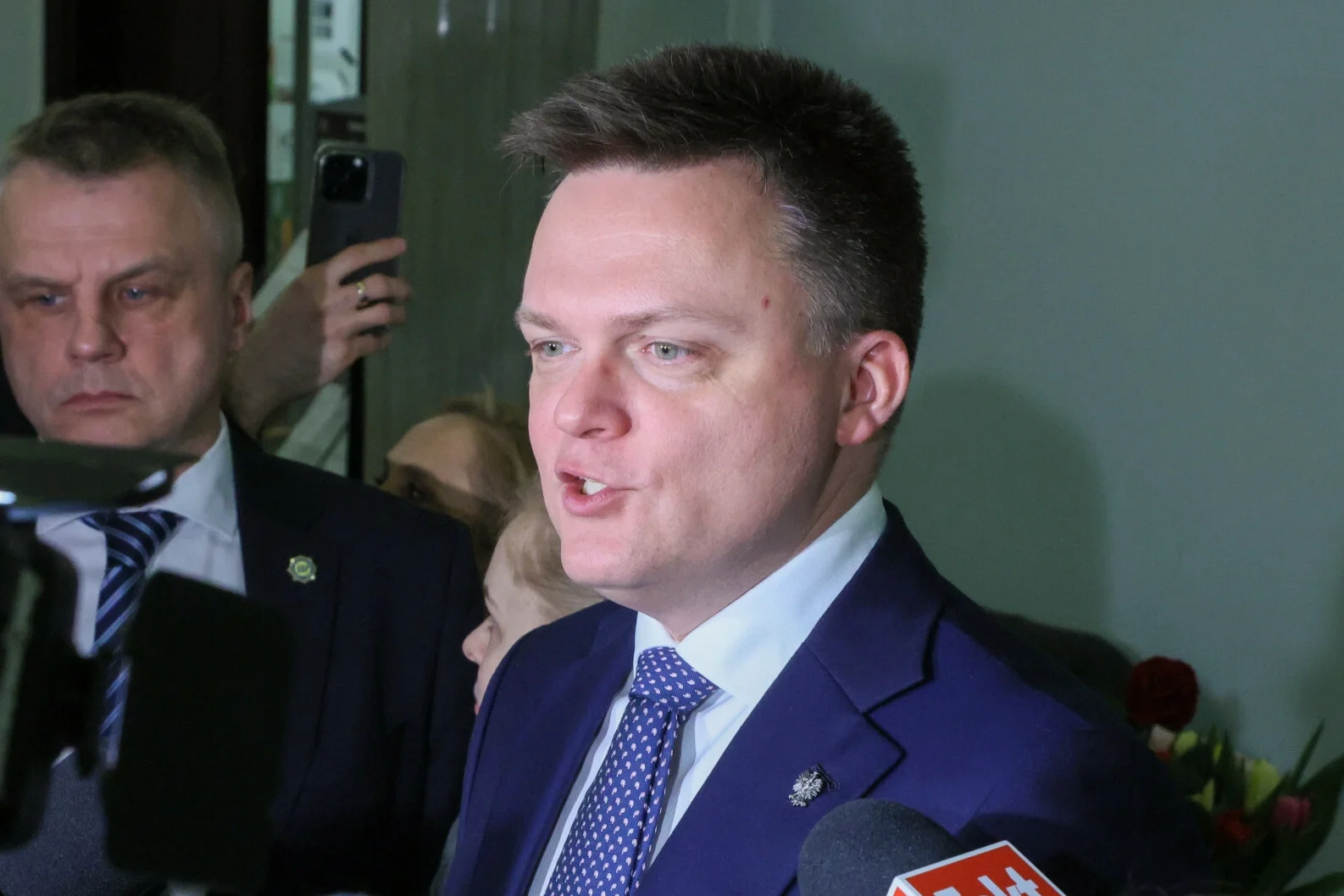 Sondaż. KO znów na czele stawki, dobry wynik Konfederacji.