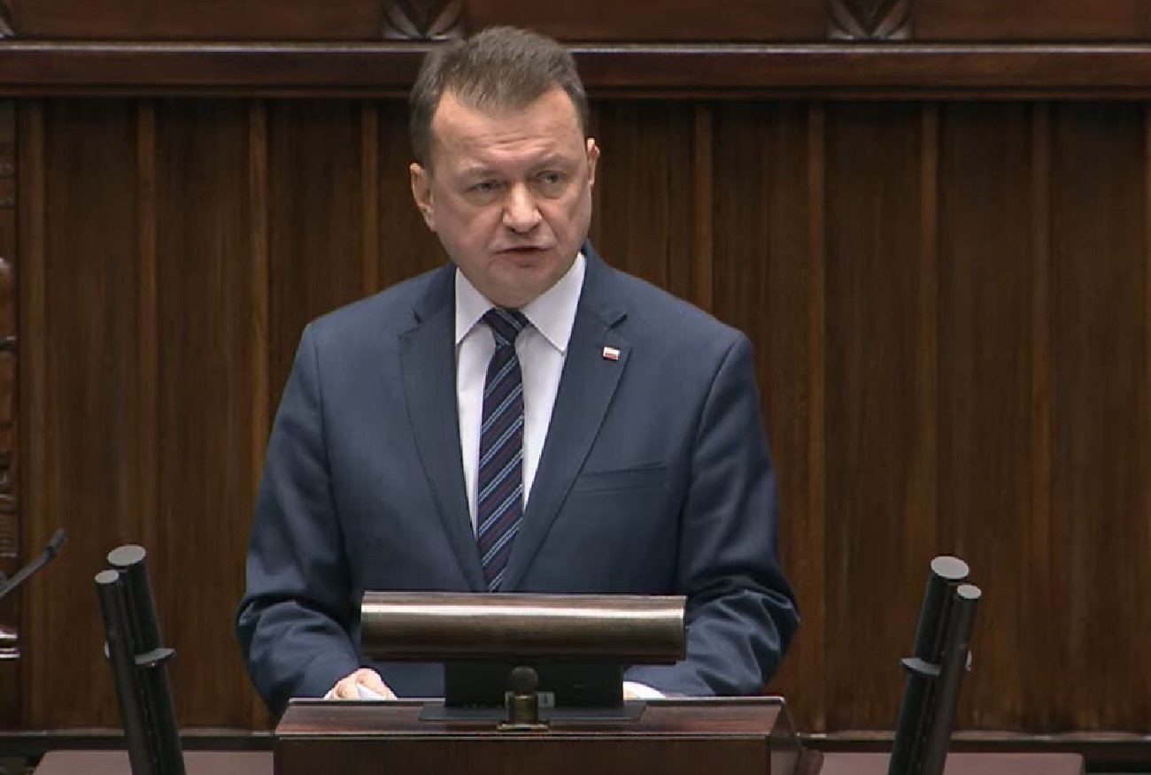 Mariusz Błaszczak uderzył w Szymona Hołownię. "Zostanie panu zdjęcie".