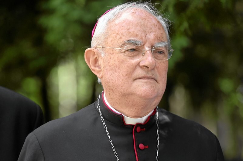 Arcybiskup Henryk Hoser.