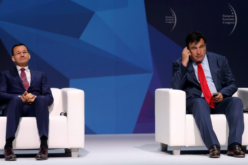 Micheil Saakaszwili jest zapraszany na solony "dobrej zmiany". W Kijowie wezwał do szturmu na Pałac Październikowy.