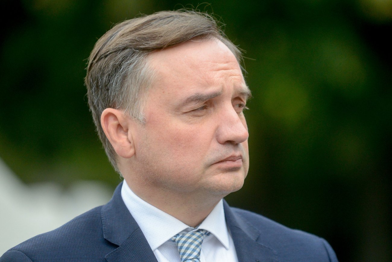 Ziobro wezwany przed komisję. Napisał, że ma zwolnienie do 7 lipca