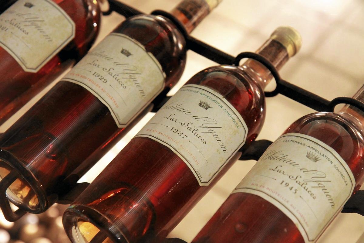 10.09.2010 FRANCJA, REGION BORDEAUX. WINO CHATEAU D'YQUEM LUR SALUCES