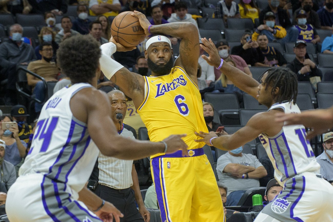 LeBron James w rozpoczynającym się 75. w historii sezonie NBA będzie chciał sięgnąć z LA Lakers po mistrzostwo.