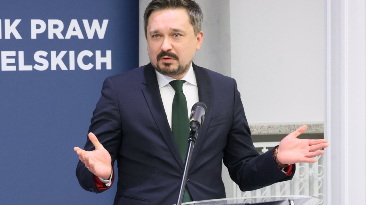 Burza po decyzji PKW ws. pieniędzy dla PiS. Rzecznik Praw Obywatelskich zajął stanowisko.
