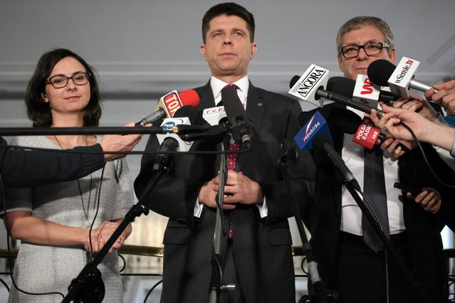 Nowoczesna Ryszarda Petru liderem najnowszego sondażu