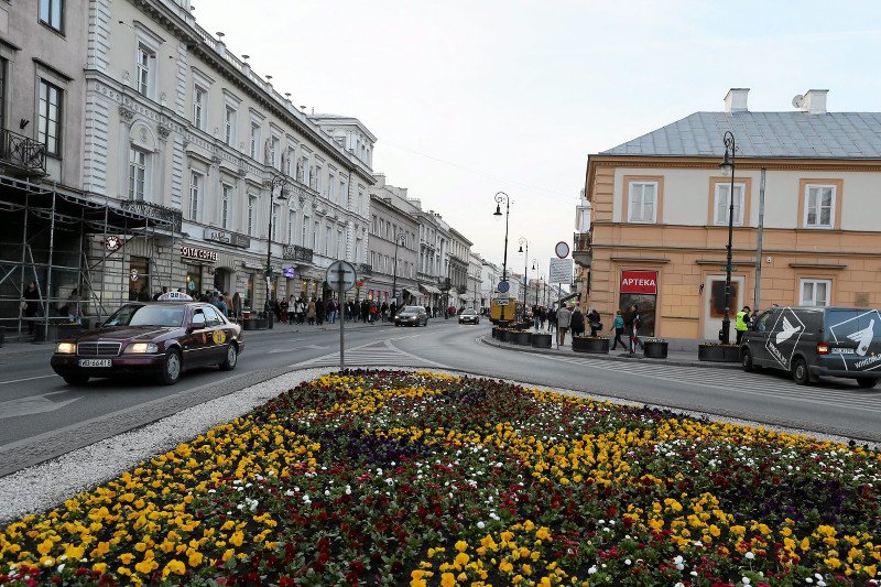 Otworzyli "Biedronkę" przy Nowym Świecie - najdroższej ulicy handlowej w Polsce
