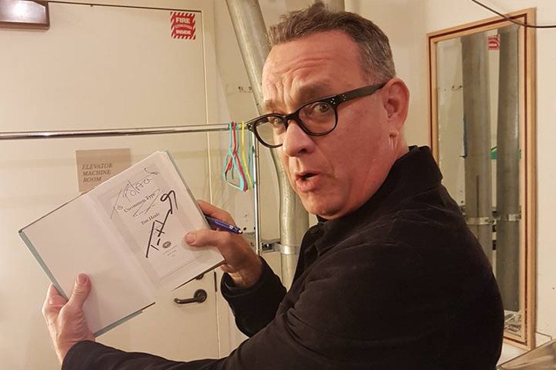 Tom Hanks nadal chce pomagać szpitalowi w Bielsku-Białej. Tym razem szuka syreny.