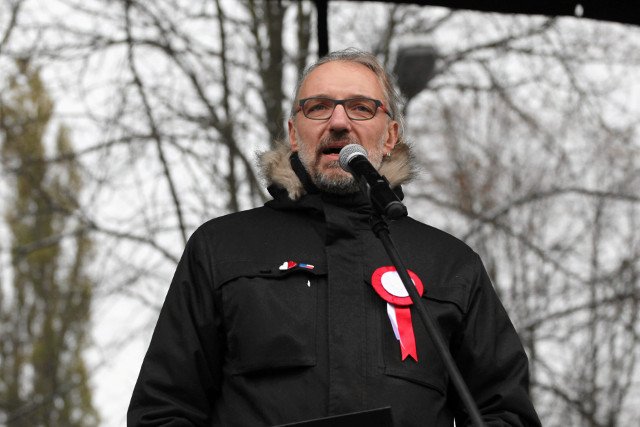 Kijowski obskoczył wszystkie media. Próbuje się ratować, ale zamiast tego tylko się pogrąża