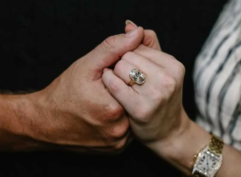 Taylor Swift właśnie się zaręczyła! Gwiazda pokazała pierścionek