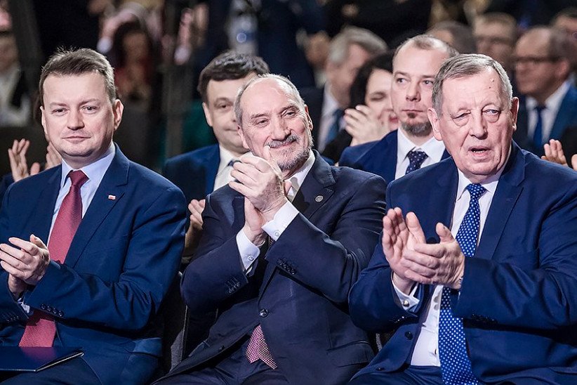 Politycy PiS-u biją brawo Tadeuszowi Rydzykowi, a ten dziś wyjawił co nas wkrótce czeka.