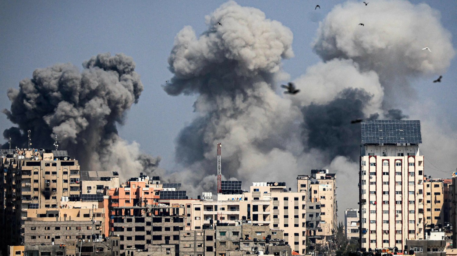 Hamas zaatakował Izrael. Izrael odpowiedział akcją "Żelazne Miecze" w Strefie Gazy.