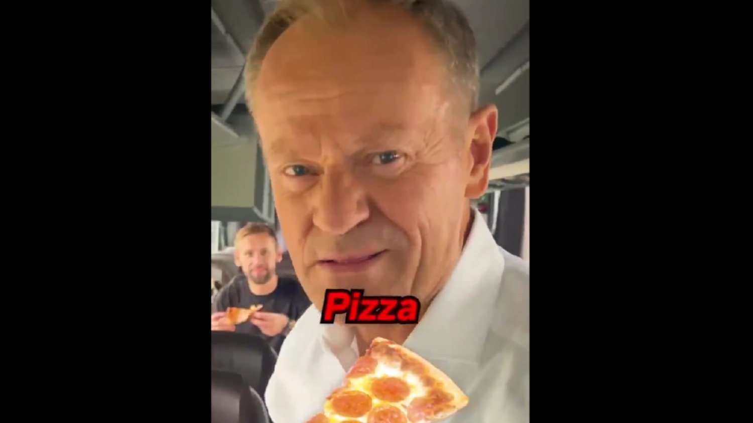 Tusk załatwił swojemu sztabowi pizzę. Jedna pozycja wyraźnie mu się nie spodobała.