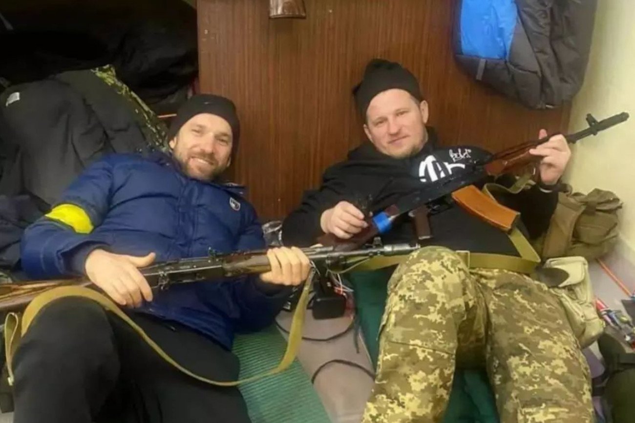 Oleksandr Alijew (z prawej) nie zastanawiał się ani chwili po której stronie stanąć w wojnie na terenie Ukrainy.