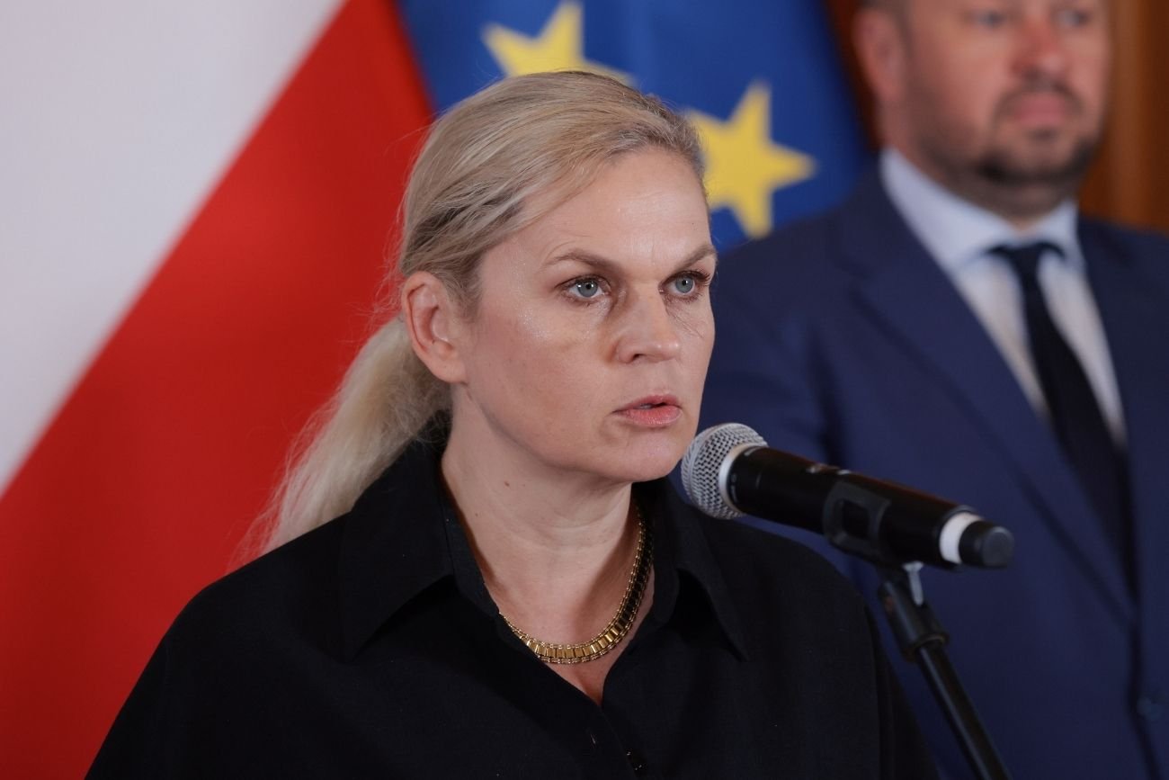 Czy można spokojnie puścić dzieci do szkoły? MEN o sytuacji po incydencie z dronami