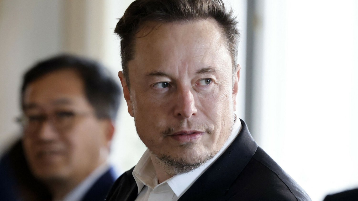 Elon Musk chciał pomóc Rosjanom w wojnie? Takie informacje pojawią się w jego biografii.