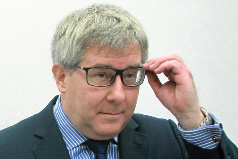 Ryszard Czarnecki bohaterem afery na Malediwach?