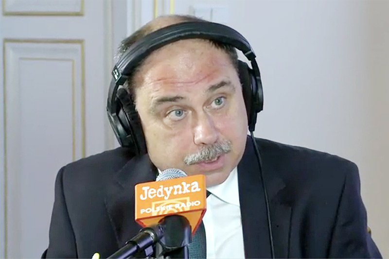 Krzysztof Grzesiowski z radiowej "Jedynki" wywołał spore kontrowersje sposobem, w jaki prowadził wywiad z prezydentem Bronisławem Komorowskim.