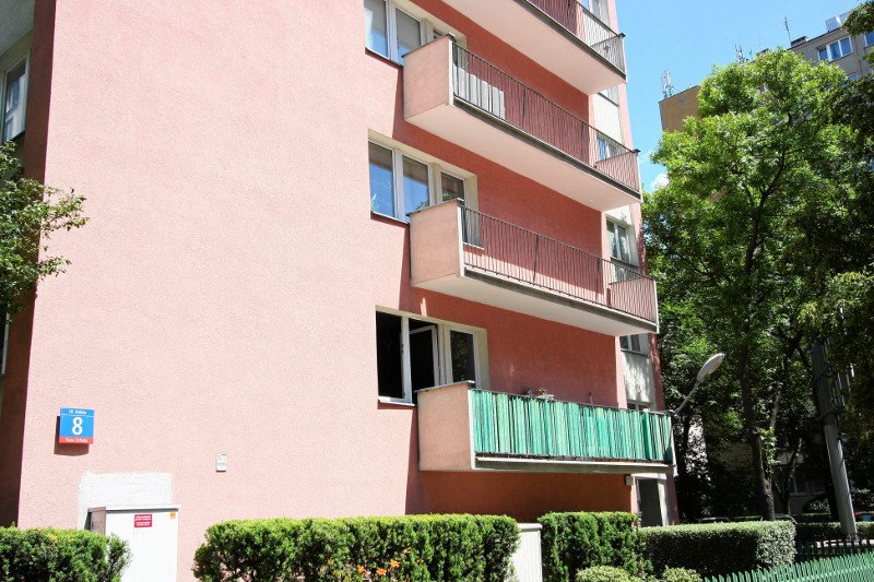 W Polsce gminy mogą kontrolować jedynie wysokość czynszów w lokalach komunalnych i socjalnych. Tyle, że to raczej w sektorze publicznym miesięczne opłaty wymagają obniżenia.