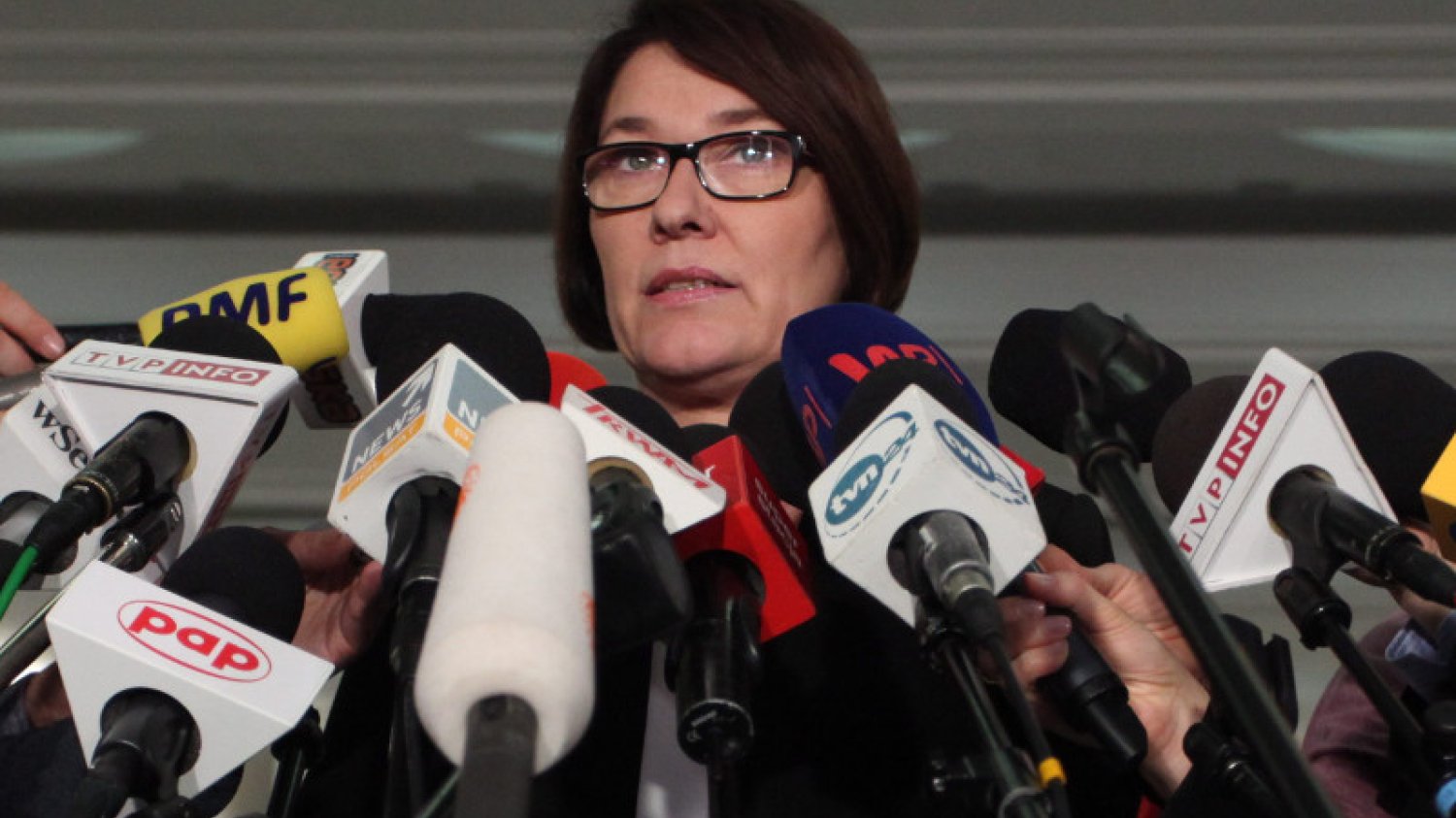 Beata Mazurek bardzo pokrętnie wycofuje się ze swojego "zrozumienia" dla atakujących w Radomiu.