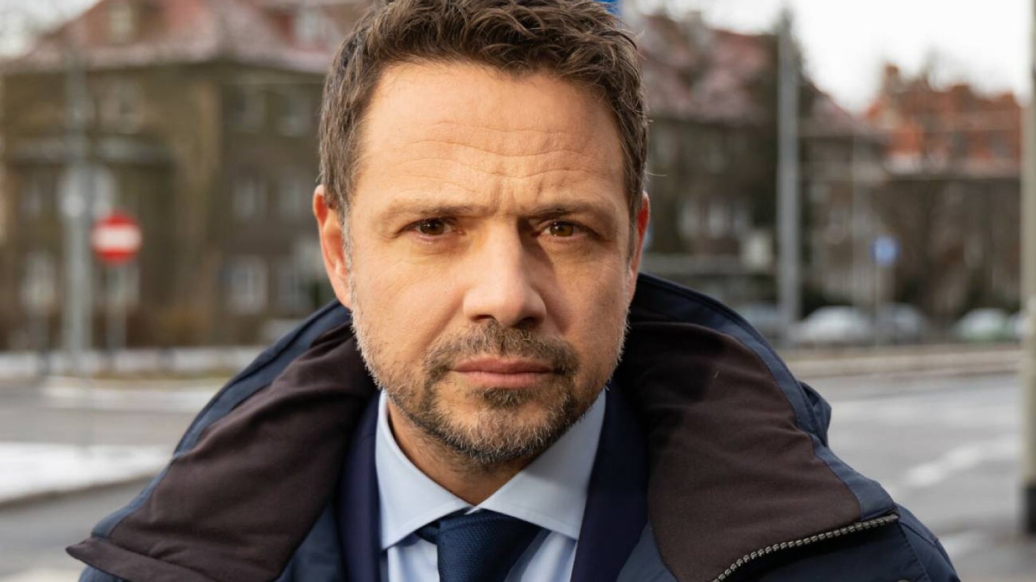 Trzaskowski skomentował śmiertelny wypadek na śliskim chodniku