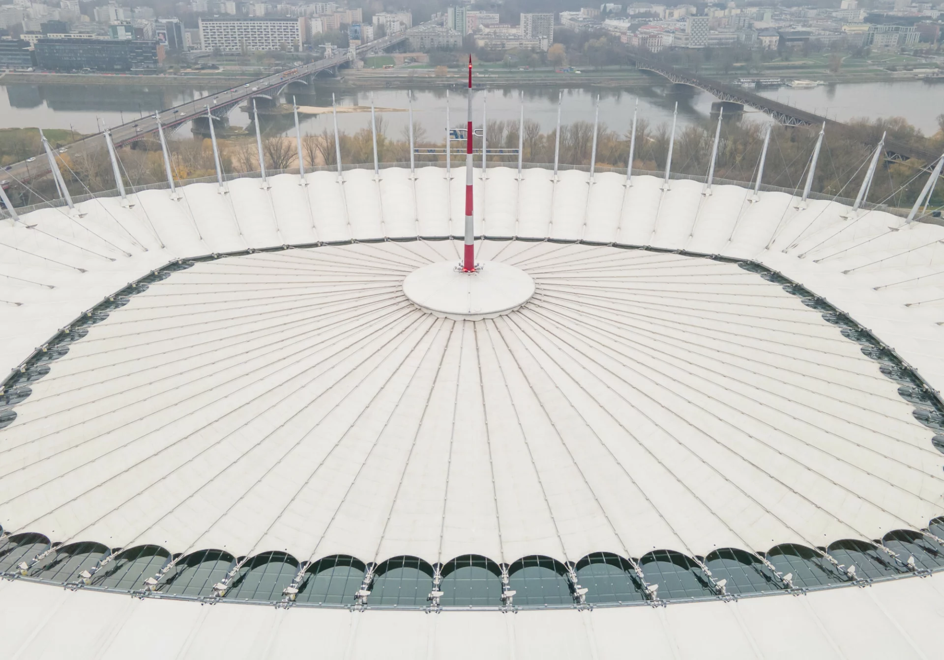 Na Stadionie Narodowym rozpoczął się montaż bypassu.