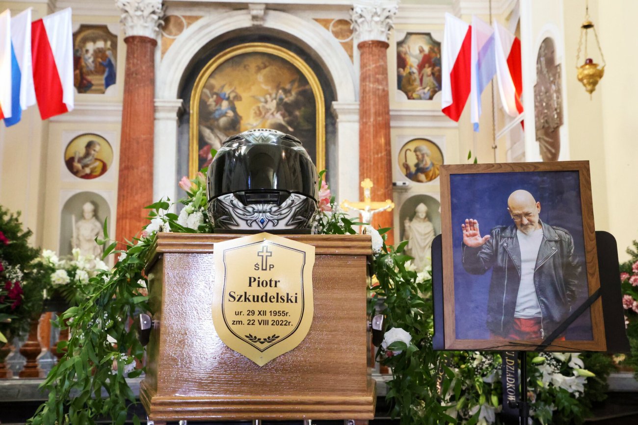 Perkusista grupy Perfect pożegnany na Cmentarzu Wilanowskim