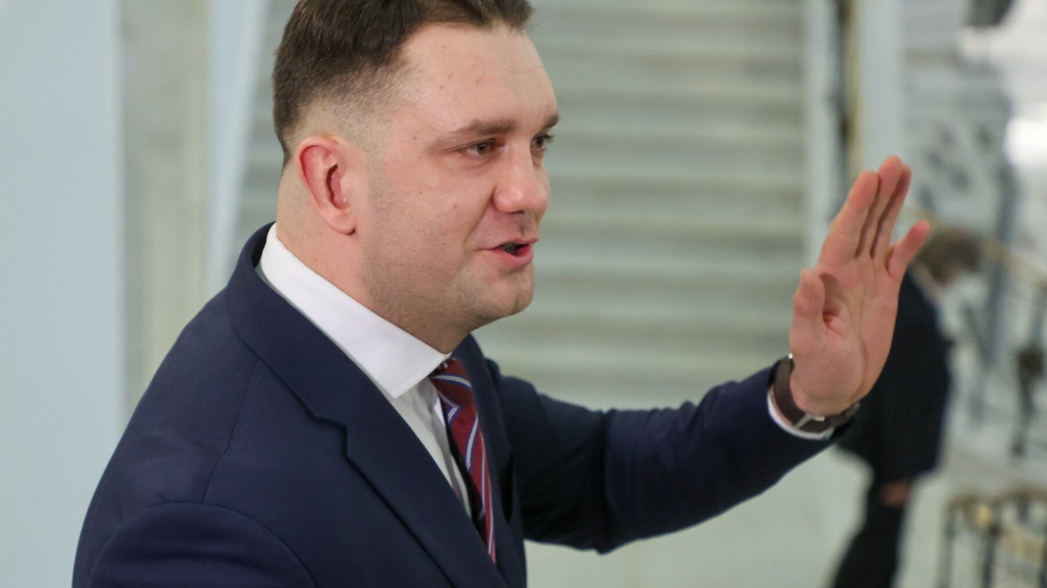 Łukasz Mejza w Sejmie. Jego asystent, Franciszek Przybyła, nie pracuje już w PKO BP