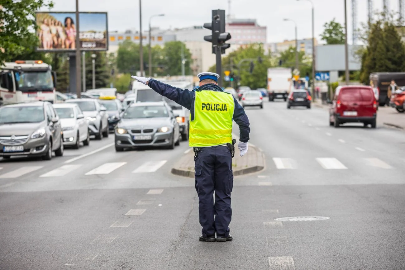 Zaprzysiężenie Nawrockiego sparaliżuje Warszawę. Tych ulic unikaj 6 sierpnia Utrudnienia w Warszawie 6 sierpnia. Powodem zaprzysiężenie Nawrockiego