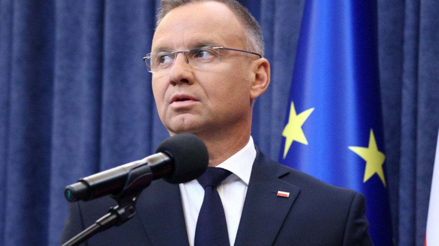 Ks. Krzysztof K. zostanie pozbawiony orderu? Decyzja należy do Dudy Andrzej Duda