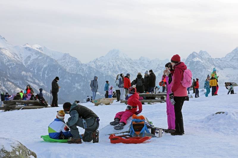 Polacy ruszyli w góry mimo rządowych ograniczeń.