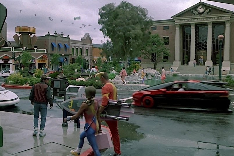 Chociaż świat w 2015 roku wygląda nieco inaczej od filmowej wizji to"Powrót do przyszłości II" ma wielu fanów.