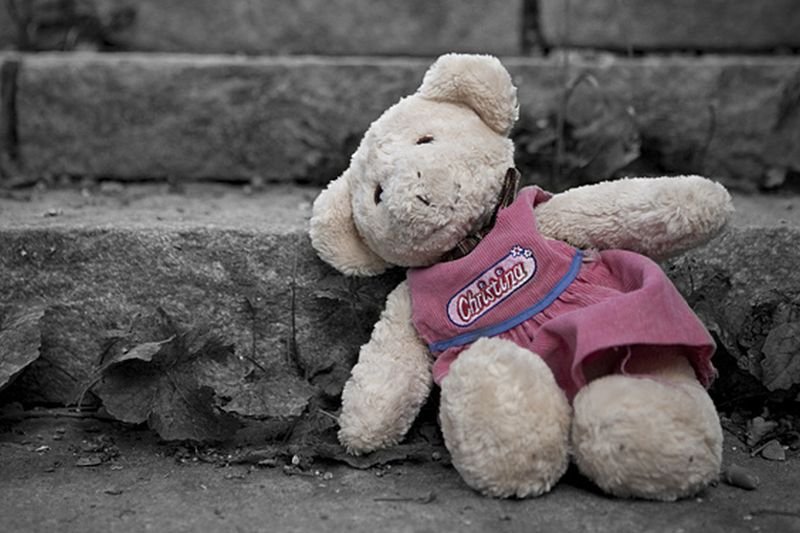 "Newsweek" opisuje, w jaki sposób abp Józef Wesołowski i ks. Wojciech Gil mieli krzywdzić swoje nastoletnie ofiary na Dominikanie.