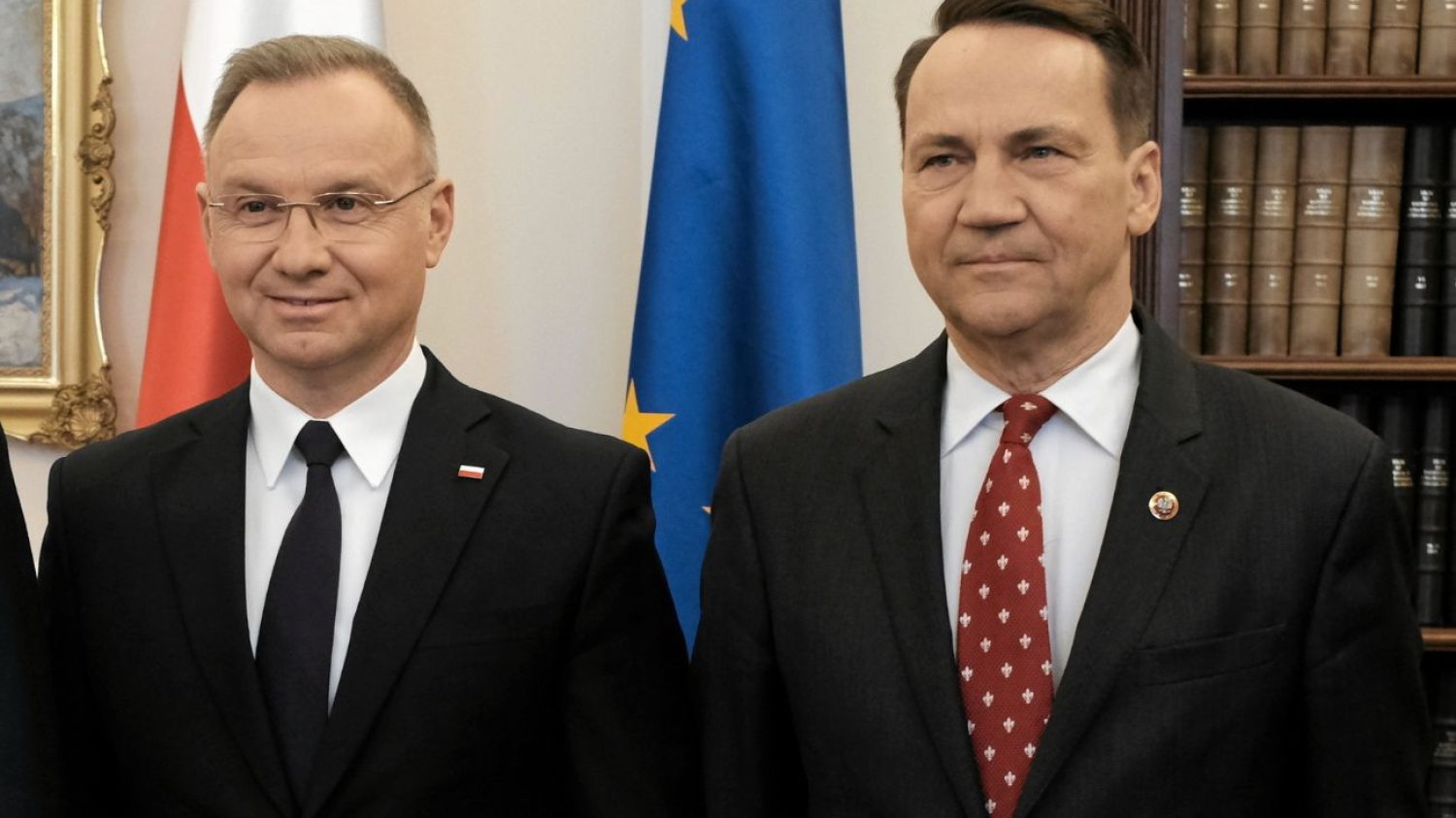 Duda odznaczył Karnowskich i Ogórek. Radosław Sikorski ostro komentuje