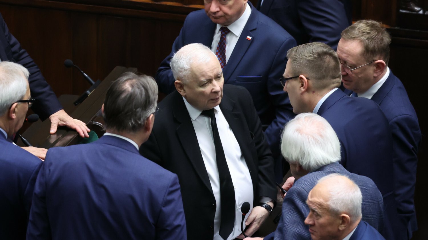 Jarosław Kaczyński i posłowie PiS w Sejmie.