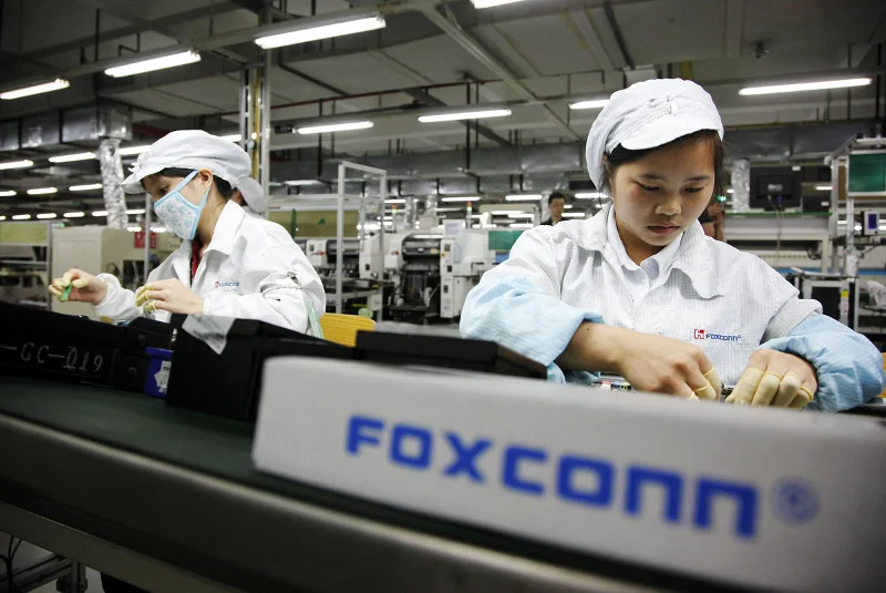 Chiński poddostawca Apple zwolni 60 tys. pracowników. Ich obowiązki w fabryce przejmą roboty