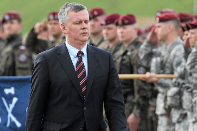 Minister obrony Tomasz Siemoniak chce, by polscy żołnierze zostali w Afganistanie do końca roku