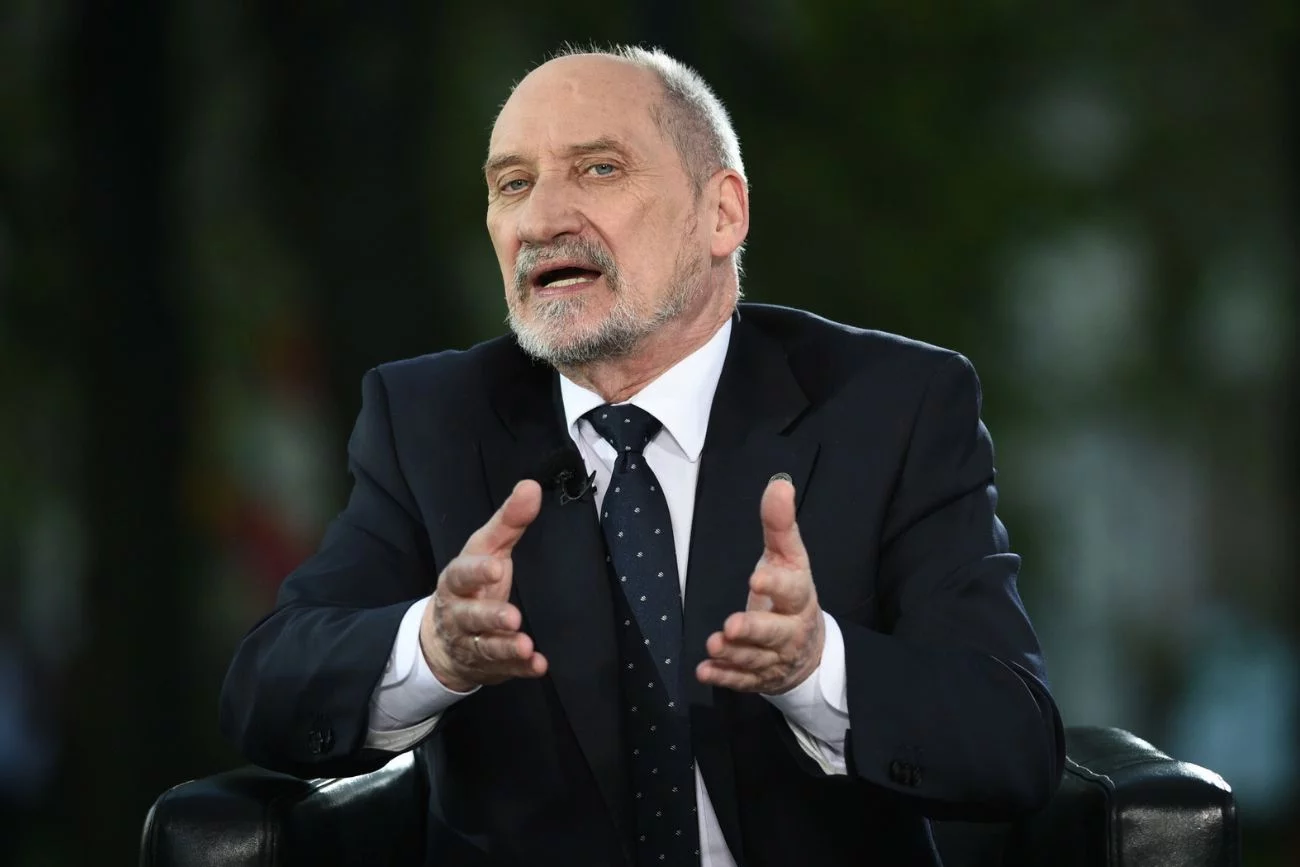 Prokuratura rozpoczęła śledztwo ws. Macierewicza. Chodzi o "zdradę dyplomatyczną".