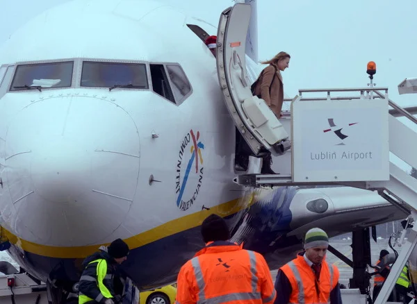 Już kilka godzin po oficjalnym otwarciu pierwszy rejsowy samolot linii lotniczych Ryanair wylądował w Świdniku.