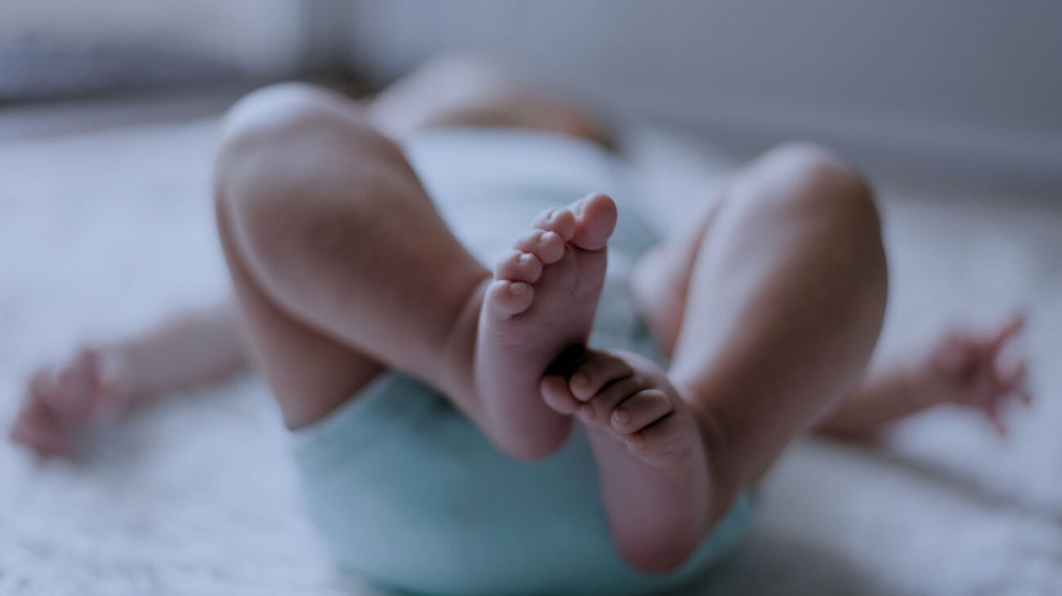 Para z powiatu lęborskiego została aresztowana pod zarzutem znęcania się ze szczególnym okrucieństwem nad swoją półtoraroczną córką. Zdjęcie ilustracyjne.