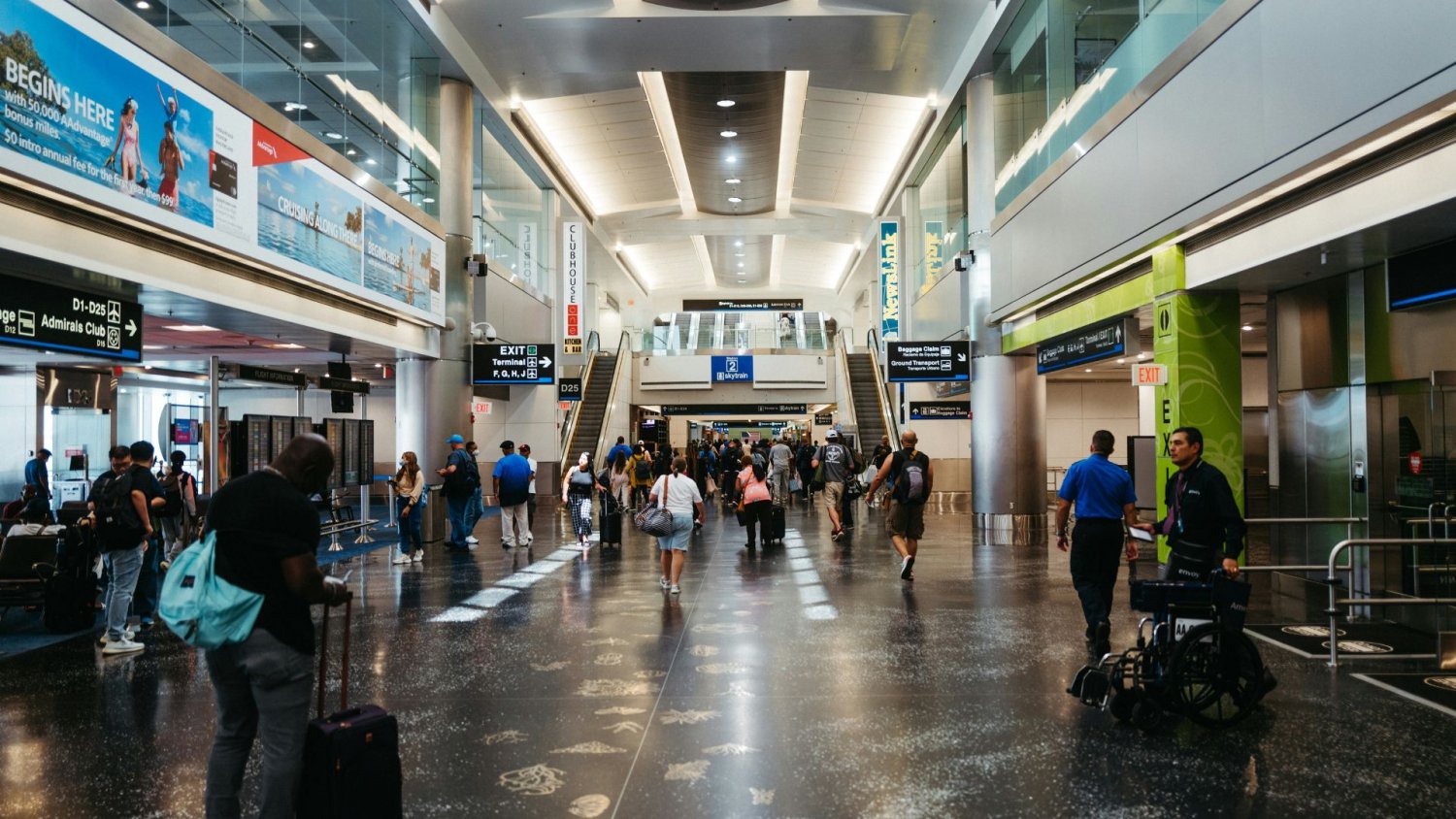 Wyłudzanie pieniędzy od turystów nigdy nie było prostsze. Sami się podkładamy