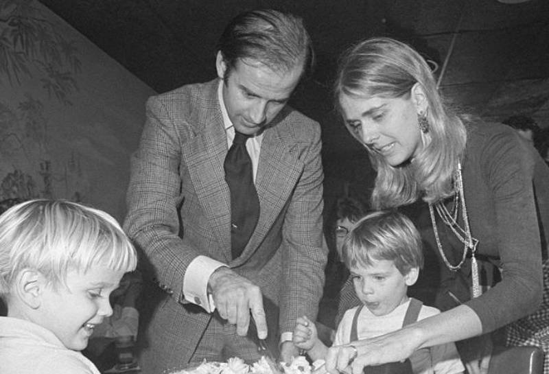 Joe Biden wraz z pierwszą żoną, Neilią, oraz dziećmi.