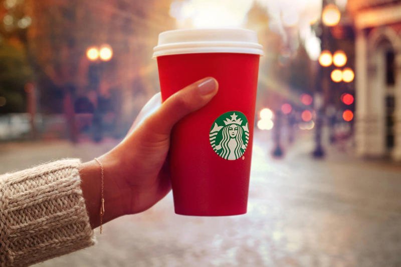 Okazuje się, że amerykańscy konsumenci podchodzą do świątecznych kubków bardzo serio.