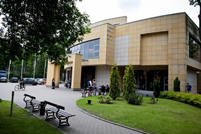 Szkoła Filmowa w Łodzi po spotkaniu komisji antymobbingowej i antydyskryminacyjnej.