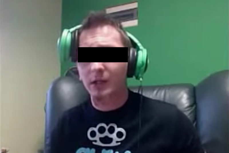 Szymon K. wypowiadał się w sposób rasistowski o Cyganach i Bułgarach nazywając ich brudasami, ale prokurator był bardzo wyrozumiały.